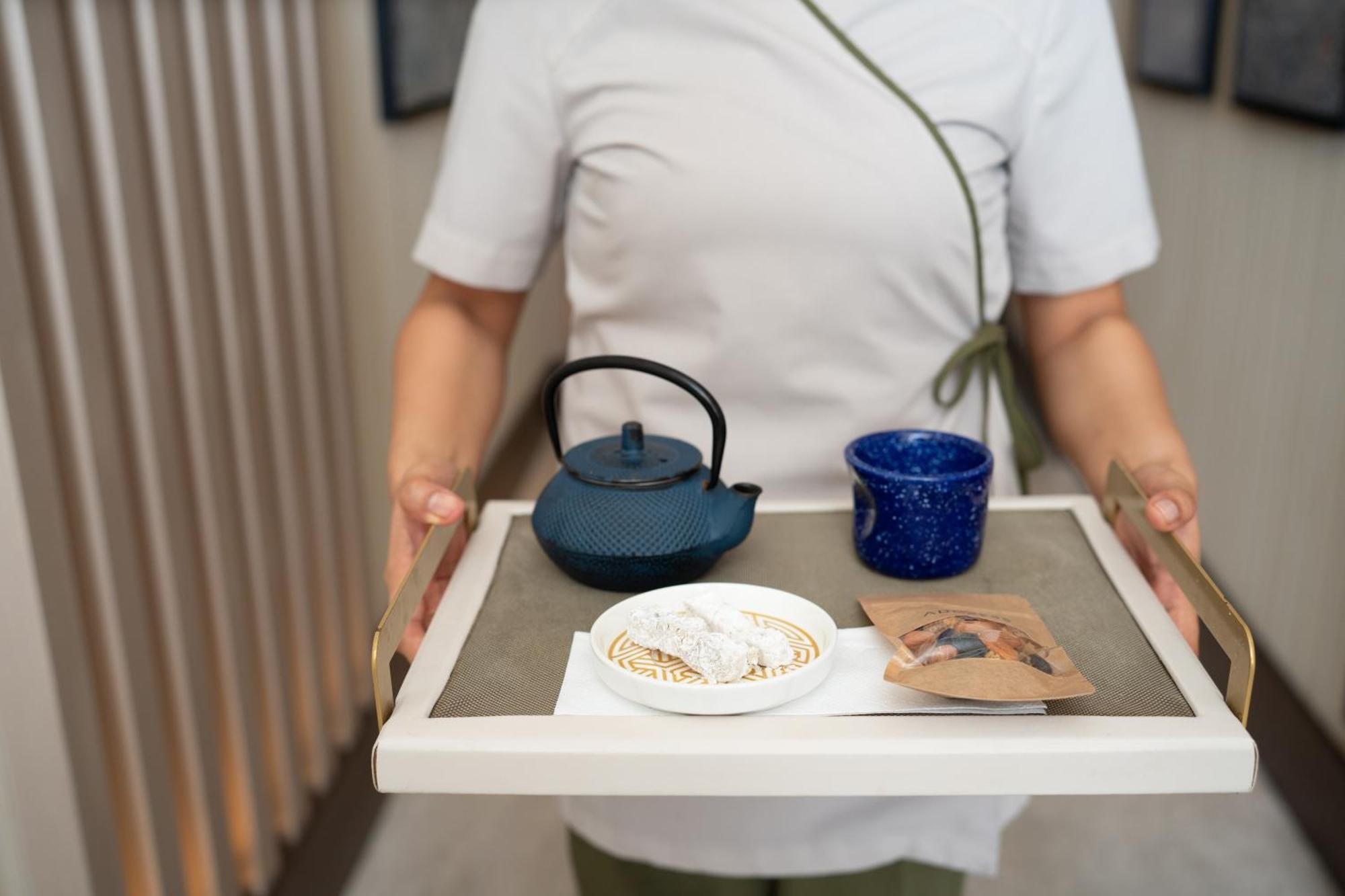 Address Istanbul 호텔 외부 사진 A tray